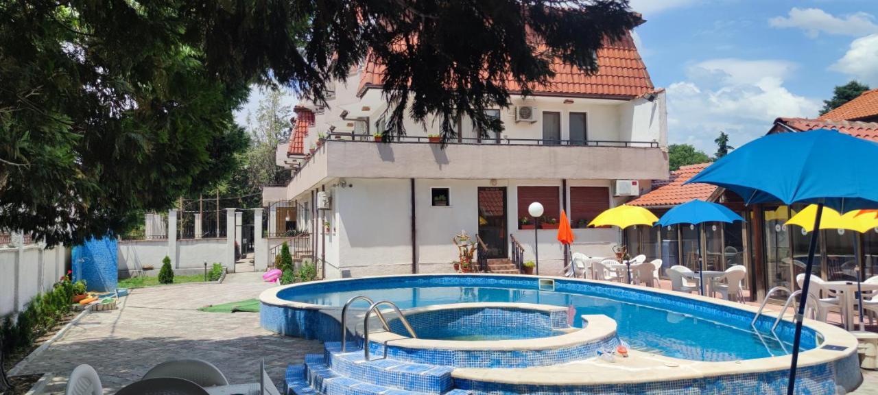Family Hotel Saint Peter Szent Konstantin és Elena Kültér fotó