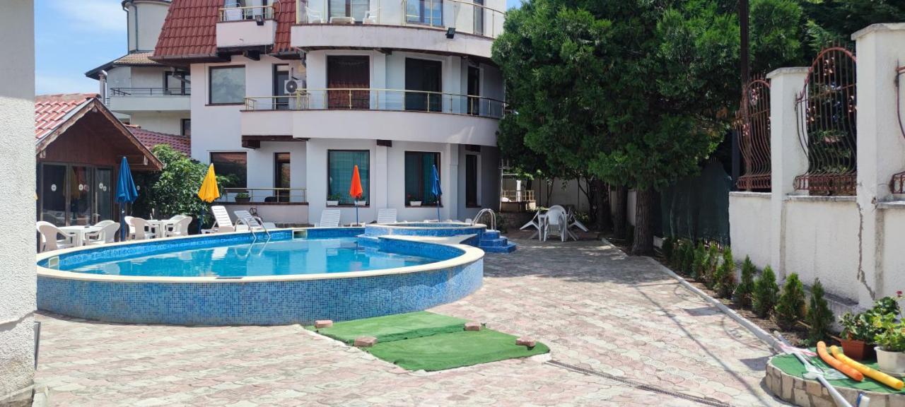 Family Hotel Saint Peter Szent Konstantin és Elena Kültér fotó