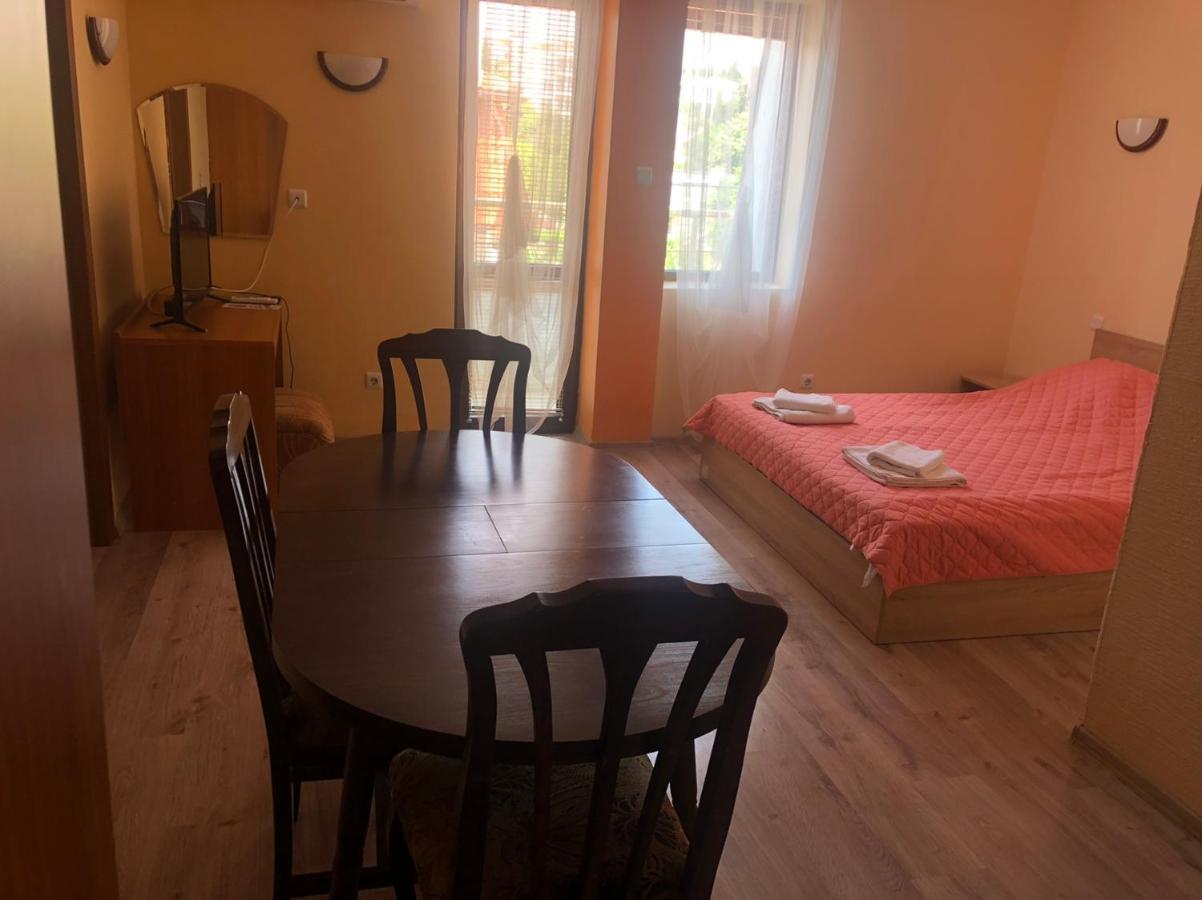 Family Hotel Saint Peter Szent Konstantin és Elena Kültér fotó